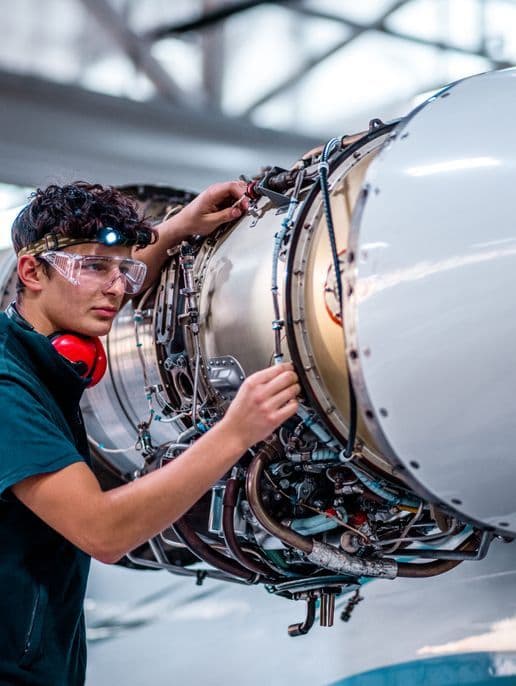 Aerospace manufacturing: components and technical cargo